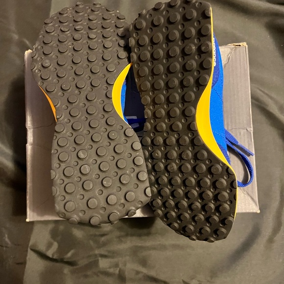 New Balance - Picture 5 of 6